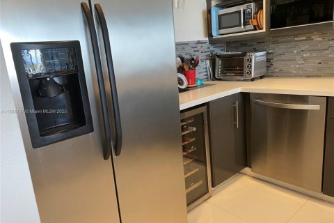 Condominio en alquiler en Miami Beach, Florida, 1 dormitorio, 72.46 m2 № 1864403 - foto 15