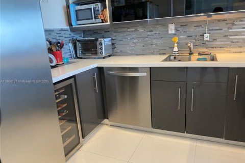 Condominio en alquiler en Miami Beach, Florida, 1 dormitorio, 72.46 m2 № 1864403 - foto 14