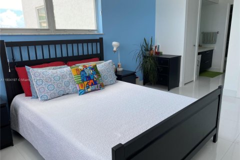 Condominio en alquiler en Miami Beach, Florida, 1 dormitorio, 72.46 m2 № 1864403 - foto 23
