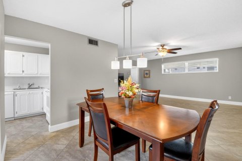 Condo in Boynton Beach, Florida, 1 bedroom № 2146432 - photo 10