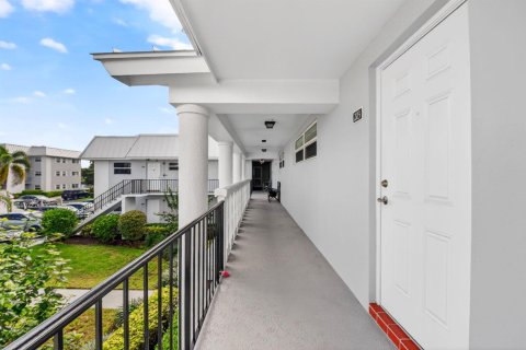 Condo in Boynton Beach, Florida, 1 bedroom № 2146432 - photo 4