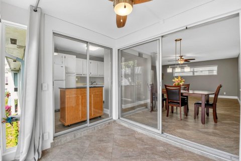 Condo in Boynton Beach, Florida, 1 bedroom № 2146432 - photo 12