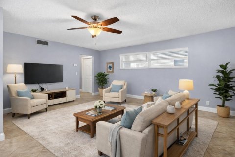 Condo in Boynton Beach, Florida, 1 bedroom № 2146432 - photo 2