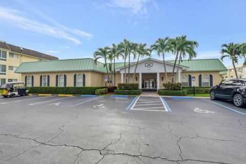 Condo in Boynton Beach, Florida, 1 bedroom № 2146432 - photo 21