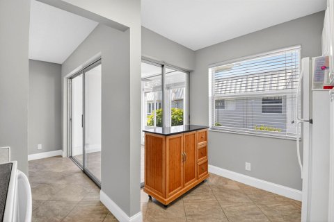 Condo in Boynton Beach, Florida, 1 bedroom № 2146432 - photo 14