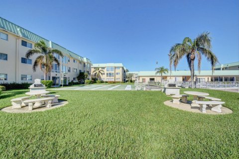 Condo in Boynton Beach, Florida, 1 bedroom № 2146432 - photo 24
