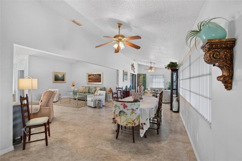 Villa ou maison à vendre à Sun City Center, Floride: 3 chambres, 194.26 m2 № 2434844 - photo 11
