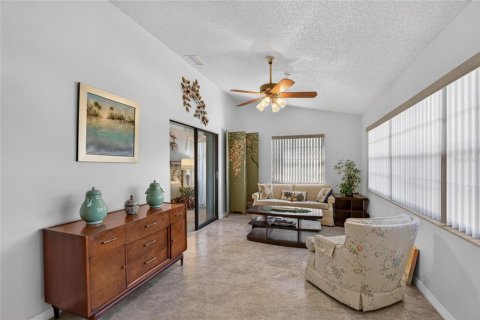 Villa ou maison à vendre à Sun City Center, Floride: 3 chambres, 194.26 m2 № 2434844 - photo 21