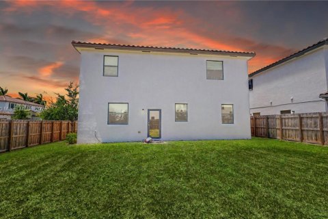 Casa en venta en Homestead, Florida, 5 dormitorios, 224.64 m2 № 1968019 - foto 2