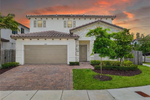 Casa en venta en Homestead, Florida, 5 dormitorios, 224.64 m2 № 1968019 - foto 3