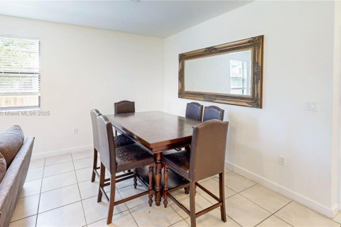 Casa en venta en Homestead, Florida, 5 dormitorios, 224.64 m2 № 1968019 - foto 9