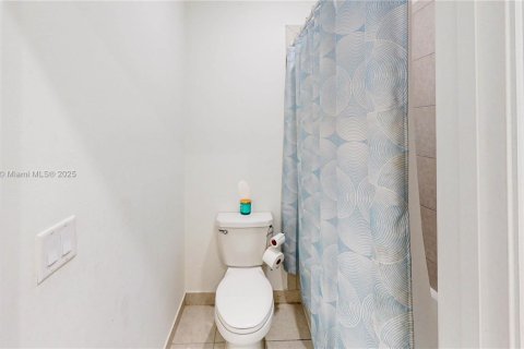 Casa en venta en Homestead, Florida, 5 dormitorios, 224.64 m2 № 1968019 - foto 29