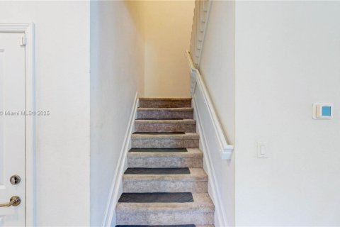 Casa en venta en Homestead, Florida, 5 dormitorios, 224.64 m2 № 1968019 - foto 20