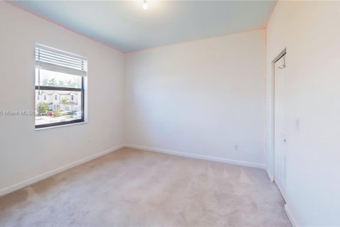 Casa en venta en Homestead, Florida, 5 dormitorios, 224.64 m2 № 1968019 - foto 26