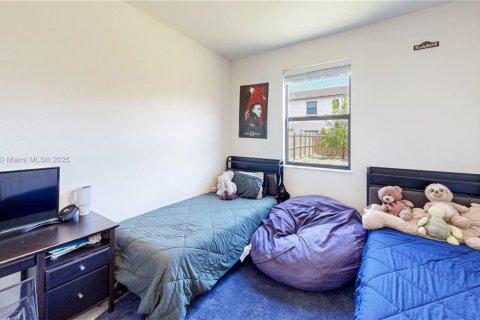 Casa en venta en Homestead, Florida, 5 dormitorios, 224.64 m2 № 1968019 - foto 17