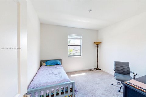 Casa en venta en Homestead, Florida, 5 dormitorios, 224.64 m2 № 1968019 - foto 22