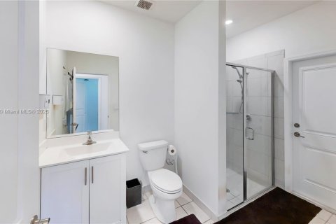 Casa en venta en Homestead, Florida, 5 dormitorios, 224.64 m2 № 1968019 - foto 18