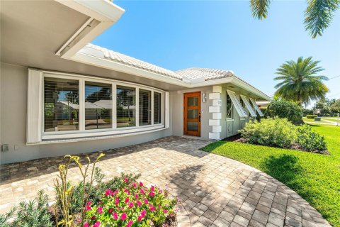 House in Boca Raton, Florida 3 bedrooms, 213.21 sq.m. № 2187092 - photo 7
