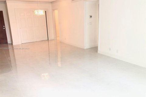 Condominio en venta en Hollywood, Florida, 1 dormitorio, 81.2 m2 № 1959608 - foto 14