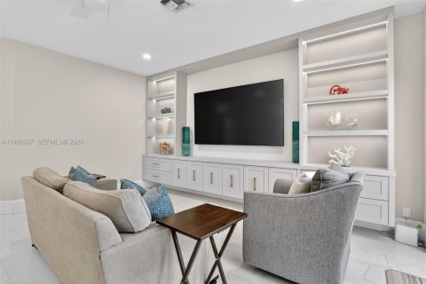 House in Coral Springs, Florida 5 bedrooms, 300.54 sq.m. № 2064802 - photo 13