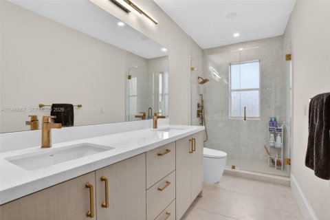 House in Coral Springs, Florida 5 bedrooms, 300.54 sq.m. № 2064802 - photo 28