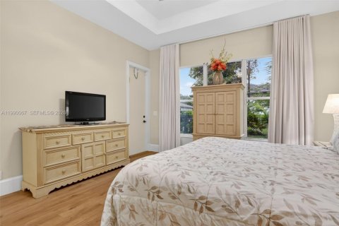 House in Coral Springs, Florida 5 bedrooms, 300.54 sq.m. № 2064802 - photo 21