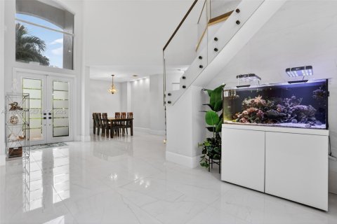 House in Coral Springs, Florida 5 bedrooms, 300.54 sq.m. № 2064802 - photo 8