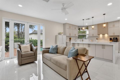 House in Coral Springs, Florida 5 bedrooms, 300.54 sq.m. № 2064802 - photo 11