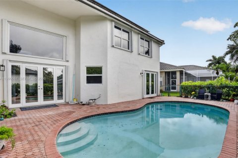 House in Coral Springs, Florida 5 bedrooms, 300.54 sq.m. № 2064802 - photo 6