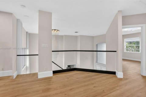 House in Coral Springs, Florida 5 bedrooms, 300.54 sq.m. № 2064802 - photo 29