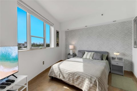 Condo in Miami Beach, Florida  № 1860436 - photo 5
