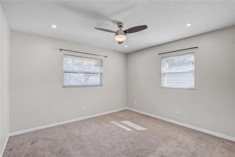 House in Brandon, Florida 4 bedrooms, 155.33 sq.m. № 2127303 - photo 23