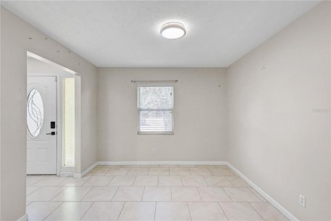 House in Brandon, Florida 4 bedrooms, 155.33 sq.m. № 2127303 - photo 10