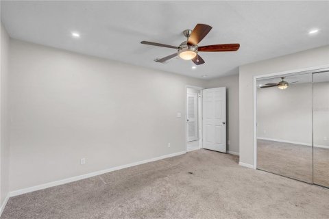 House in Brandon, Florida 4 bedrooms, 155.33 sq.m. № 2127303 - photo 20