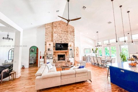 House in Davie, Florida 6 bedrooms, 332.22 sq.m. № 2172811 - photo 19