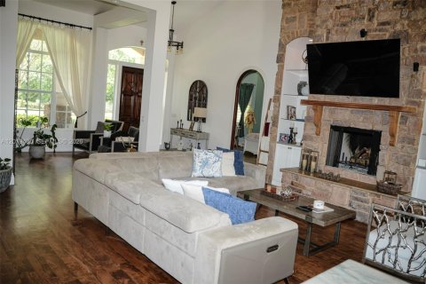 House in Davie, Florida 6 bedrooms, 332.22 sq.m. № 2172811 - photo 18