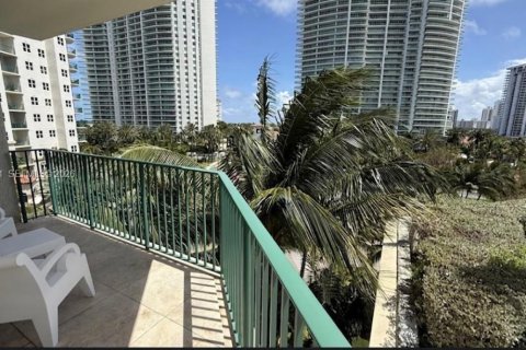Copropriété à vendre à Aventura, Floride: 2 chambres, 121.89 m2 № 2087603 - photo 11