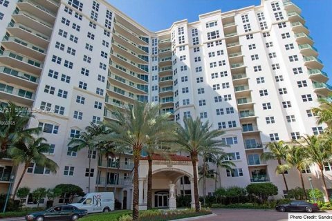 Copropriété à vendre à Aventura, Floride: 2 chambres, 121.89 m2 № 2087603 - photo 13
