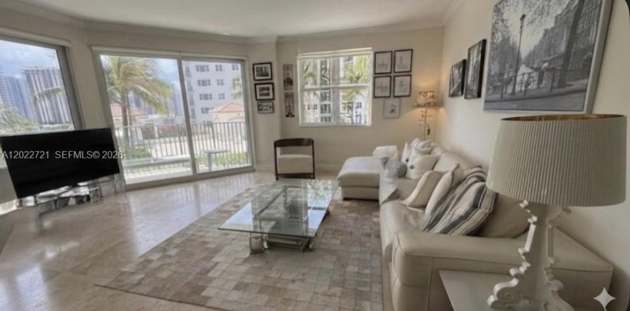 Condo à Aventura, Floride, 2 chambres № 2087603