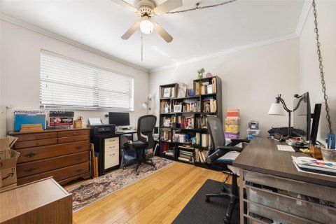 Townhouse in Miami, Florida 3 bedrooms, 124.67 sq.m. № 2041198 - photo 21