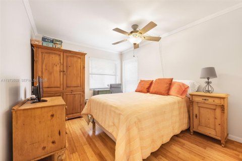 Townhouse in Miami, Florida 3 bedrooms, 124.67 sq.m. № 2041198 - photo 19