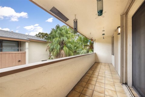 Townhouse in Miami, Florida 3 bedrooms, 124.67 sq.m. № 2041198 - photo 18