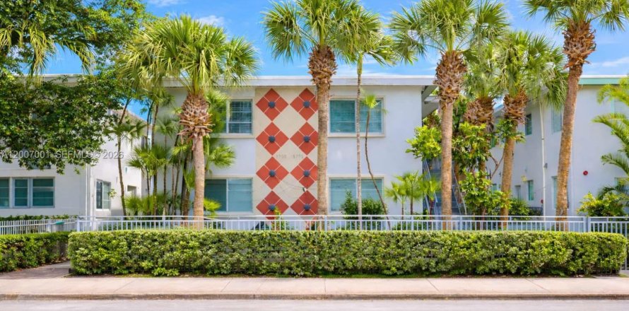 Apartment in Miami Beach, Florida 1 bedroom, 74.79 sq.m. № 2070705