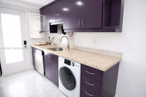 Apartment in Miami Beach, Florida 1 bedroom, 74.79 sq.m. № 2070705 - photo 7