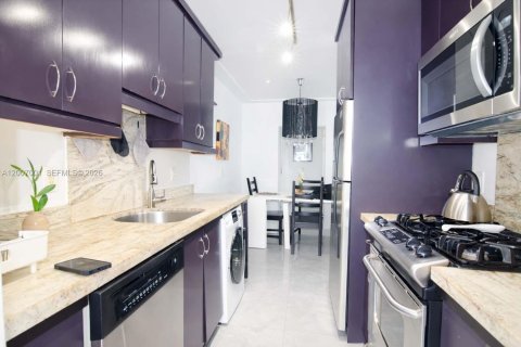 Apartment in Miami Beach, Florida 1 bedroom, 74.79 sq.m. № 2070705 - photo 6