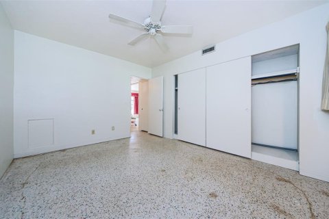 Condo in Kenneth City, Florida, 2 bedrooms  № 1520611 - photo 16