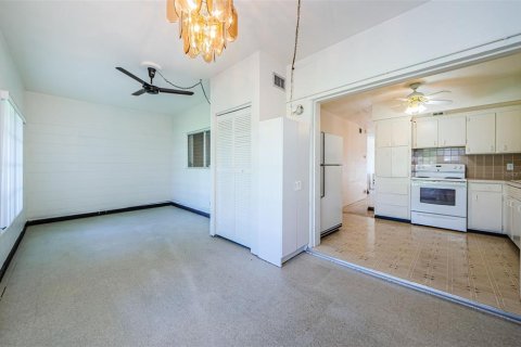 Condo in Kenneth City, Florida, 2 bedrooms  № 1520611 - photo 26