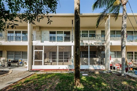 Condo in Kenneth City, Florida, 2 bedrooms  № 1520611 - photo 6