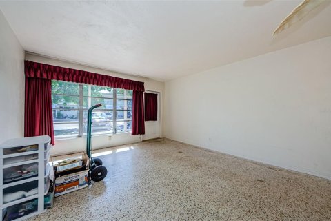 Condo in Kenneth City, Florida, 2 bedrooms  № 1520611 - photo 13