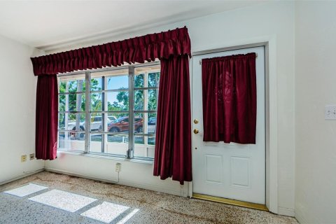 Condo in Kenneth City, Florida, 2 bedrooms  № 1520611 - photo 10